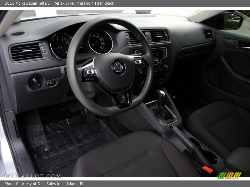 Reflex Silver Metallic / Titan Black 2016 Volkswagen Jetta S