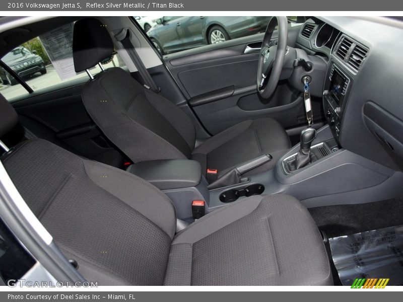 Reflex Silver Metallic / Titan Black 2016 Volkswagen Jetta S
