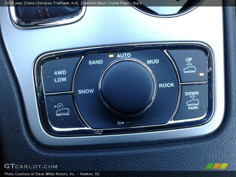 Diamond Black Crystal Pearl / Black 2018 Jeep Grand Cherokee Trailhawk 4x4