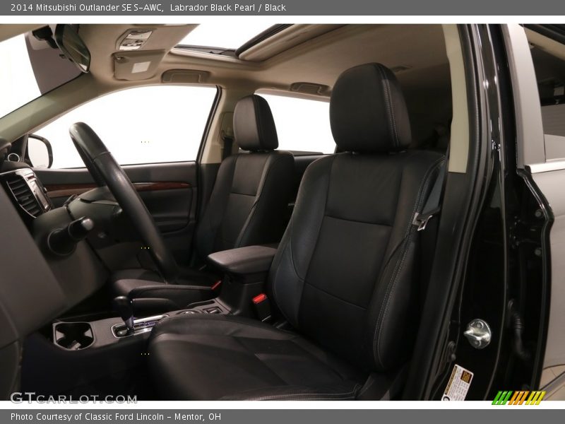 Labrador Black Pearl / Black 2014 Mitsubishi Outlander SE S-AWC
