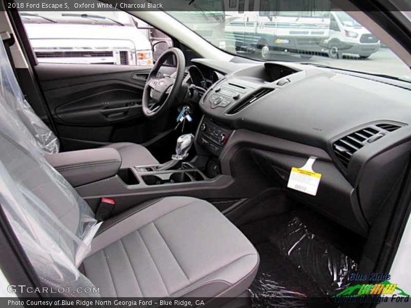 Oxford White / Charcoal Black 2018 Ford Escape S