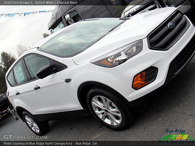 Oxford White / Charcoal Black 2018 Ford Escape S