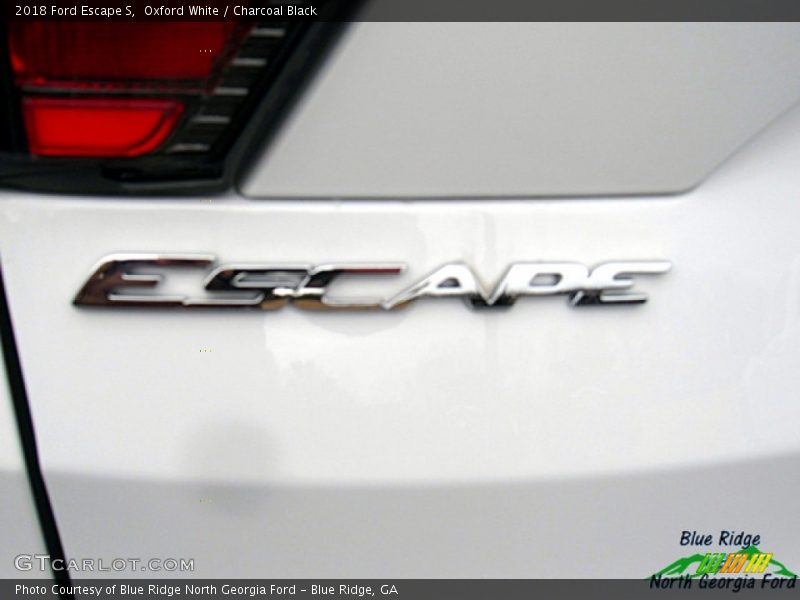 Oxford White / Charcoal Black 2018 Ford Escape S