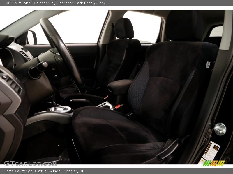 Labrador Black Pearl / Black 2010 Mitsubishi Outlander ES