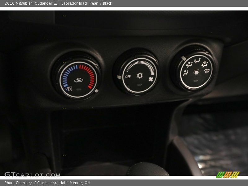Labrador Black Pearl / Black 2010 Mitsubishi Outlander ES