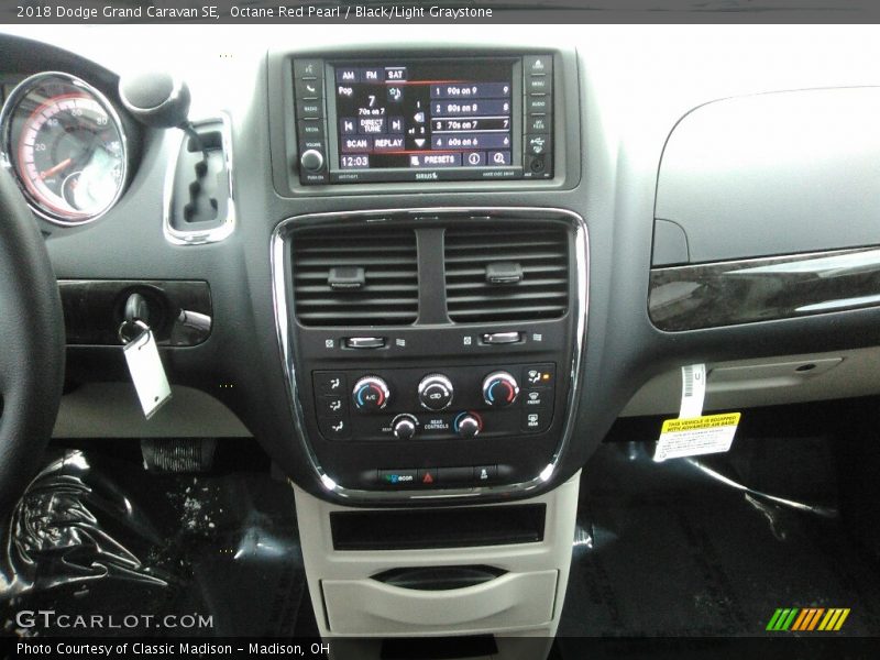 Octane Red Pearl / Black/Light Graystone 2018 Dodge Grand Caravan SE