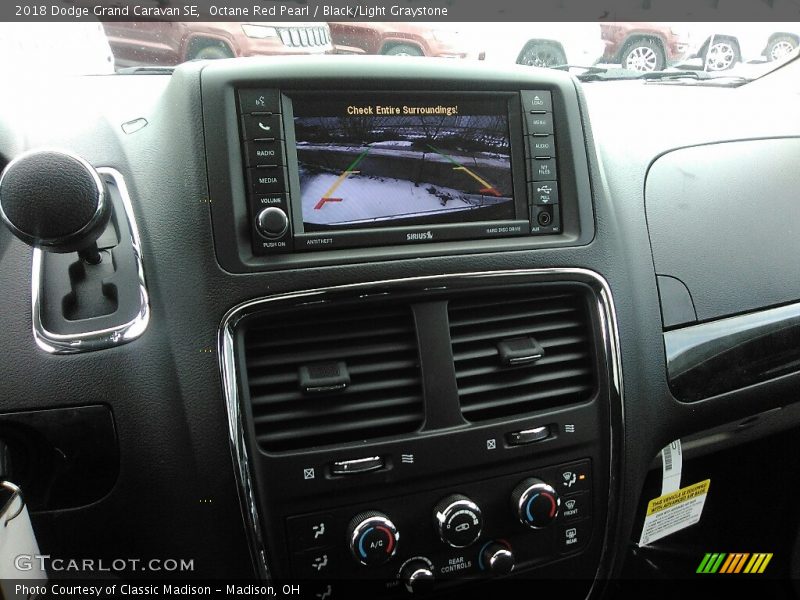 Octane Red Pearl / Black/Light Graystone 2018 Dodge Grand Caravan SE