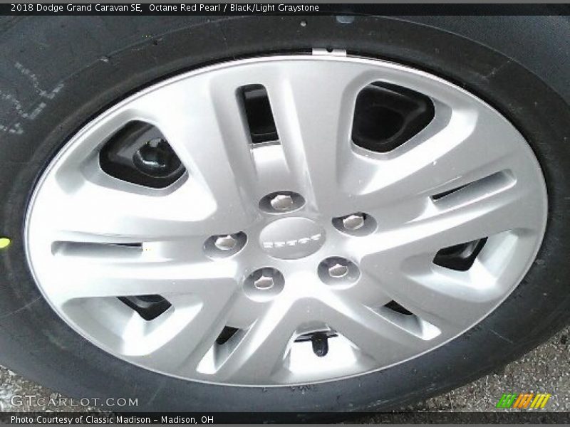 Octane Red Pearl / Black/Light Graystone 2018 Dodge Grand Caravan SE