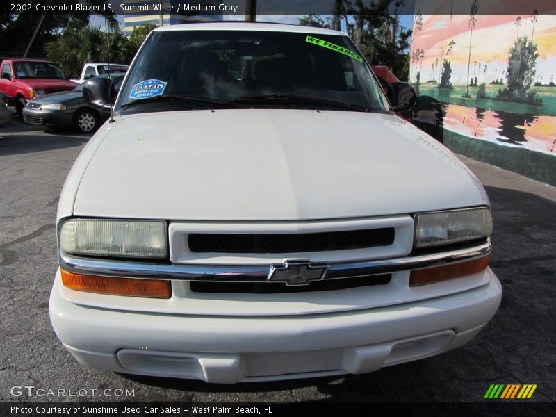 Summit White / Medium Gray 2002 Chevrolet Blazer LS