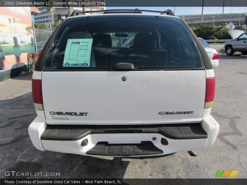 Summit White / Medium Gray 2002 Chevrolet Blazer LS