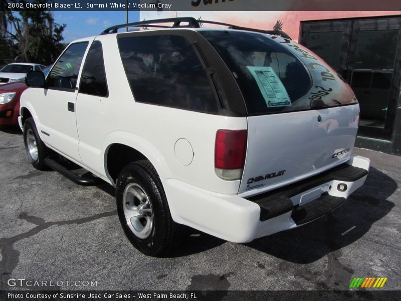 Summit White / Medium Gray 2002 Chevrolet Blazer LS
