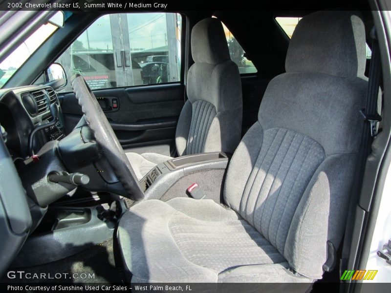 Summit White / Medium Gray 2002 Chevrolet Blazer LS