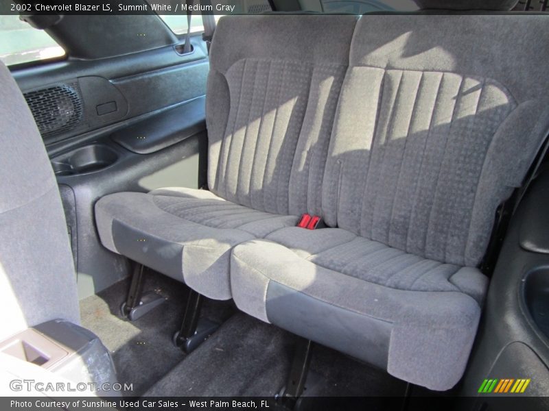 Summit White / Medium Gray 2002 Chevrolet Blazer LS