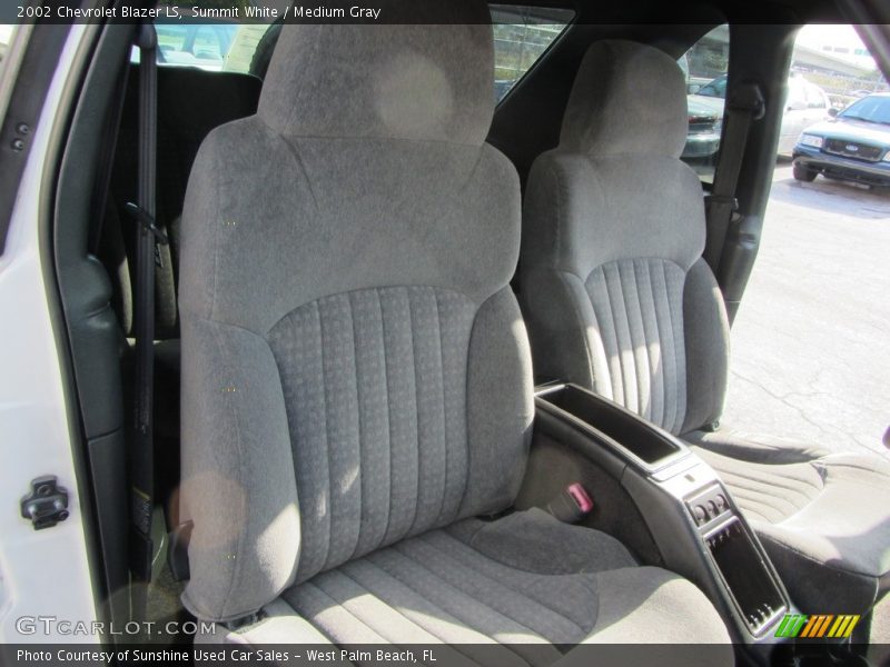 Summit White / Medium Gray 2002 Chevrolet Blazer LS