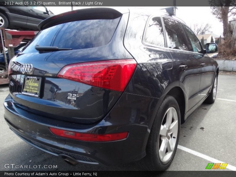 Brilliant Black / Light Gray 2012 Audi Q5 3.2 FSI quattro
