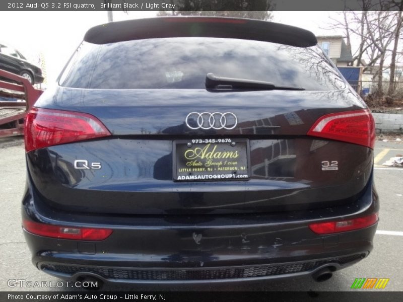 Brilliant Black / Light Gray 2012 Audi Q5 3.2 FSI quattro
