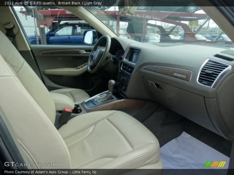 Brilliant Black / Light Gray 2012 Audi Q5 3.2 FSI quattro