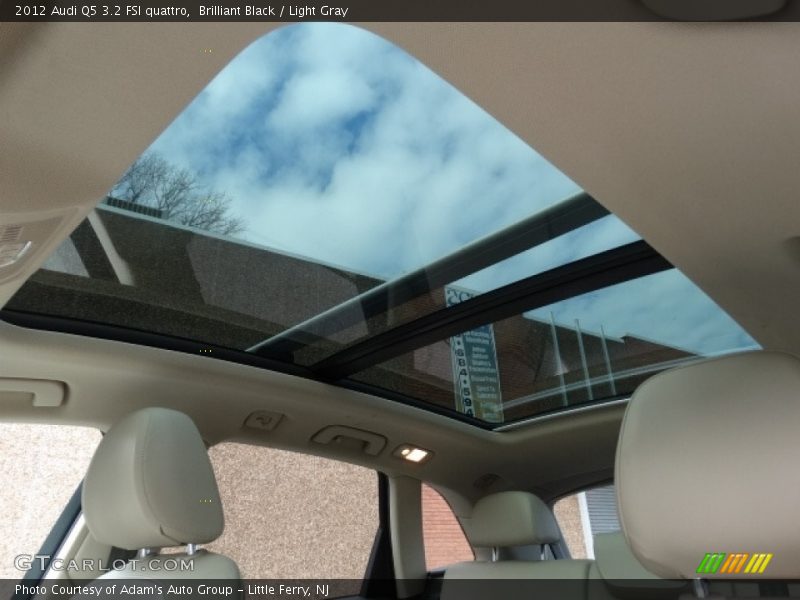 Brilliant Black / Light Gray 2012 Audi Q5 3.2 FSI quattro