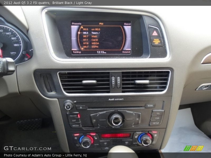 Brilliant Black / Light Gray 2012 Audi Q5 3.2 FSI quattro