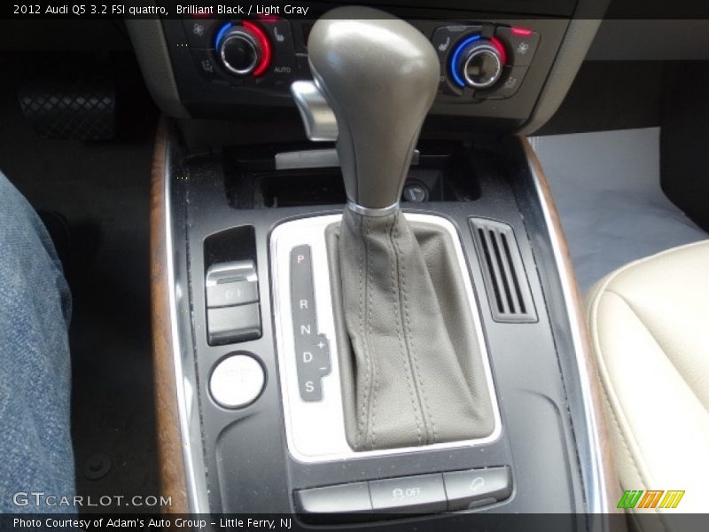 Brilliant Black / Light Gray 2012 Audi Q5 3.2 FSI quattro