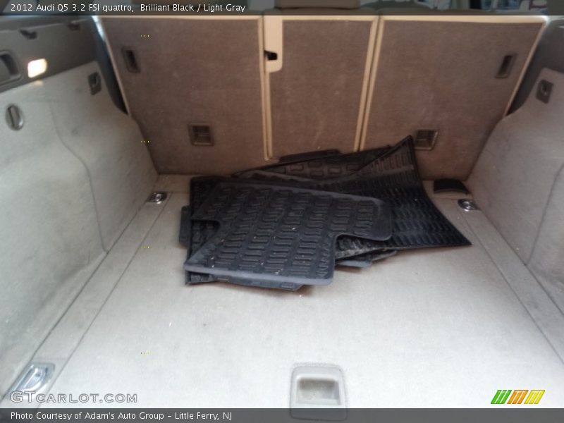 Brilliant Black / Light Gray 2012 Audi Q5 3.2 FSI quattro