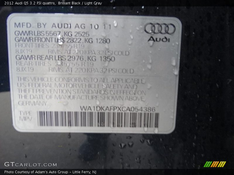 Brilliant Black / Light Gray 2012 Audi Q5 3.2 FSI quattro