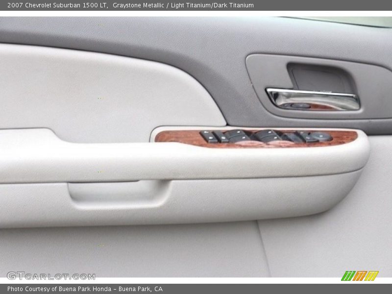 Graystone Metallic / Light Titanium/Dark Titanium 2007 Chevrolet Suburban 1500 LT