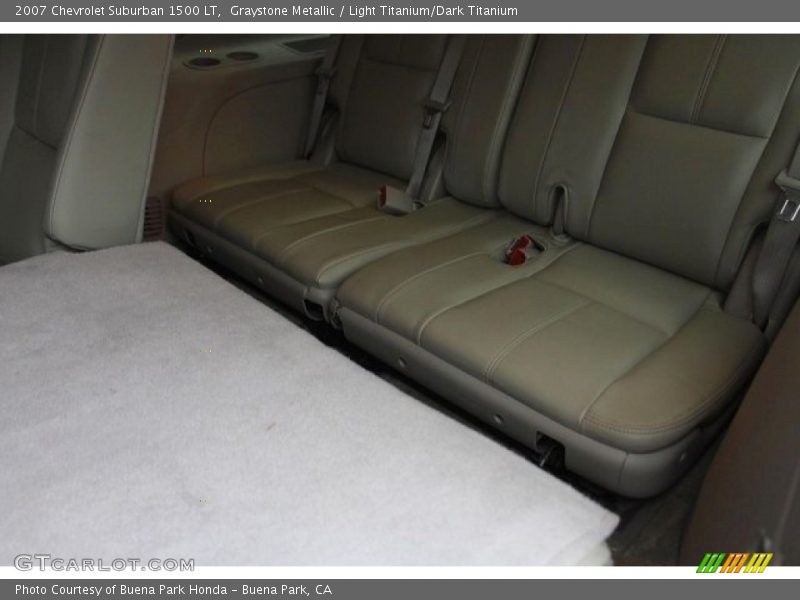 Graystone Metallic / Light Titanium/Dark Titanium 2007 Chevrolet Suburban 1500 LT