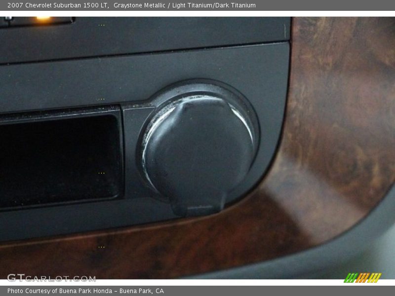 Graystone Metallic / Light Titanium/Dark Titanium 2007 Chevrolet Suburban 1500 LT