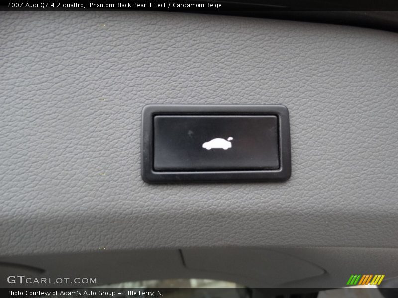 Phantom Black Pearl Effect / Cardamom Beige 2007 Audi Q7 4.2 quattro
