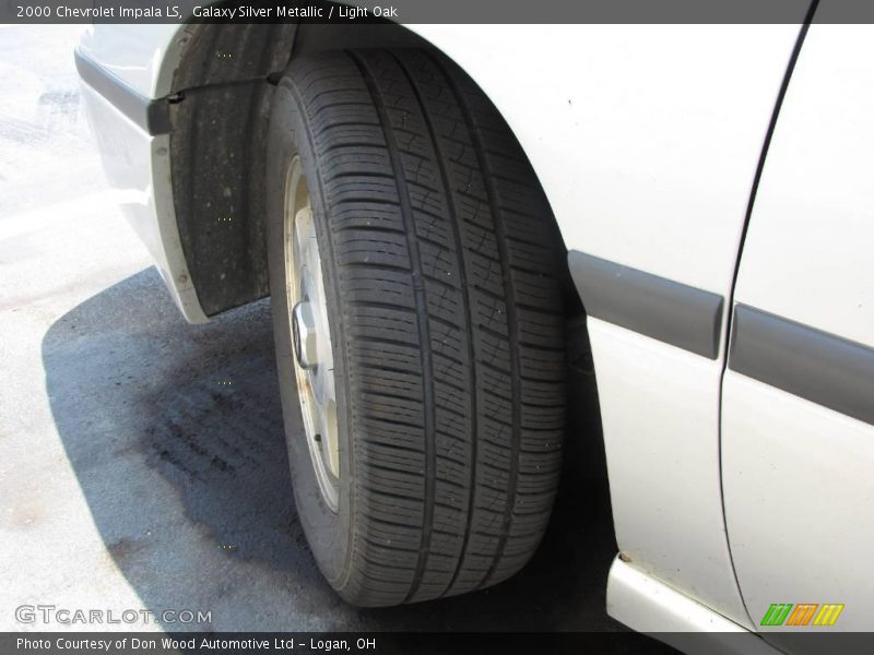 Galaxy Silver Metallic / Light Oak 2000 Chevrolet Impala LS