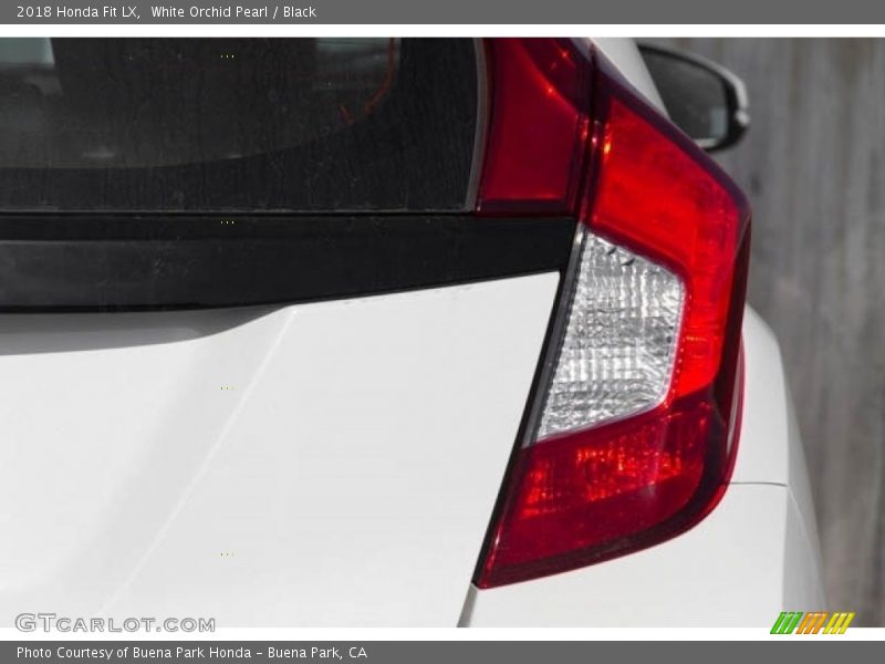 White Orchid Pearl / Black 2018 Honda Fit LX