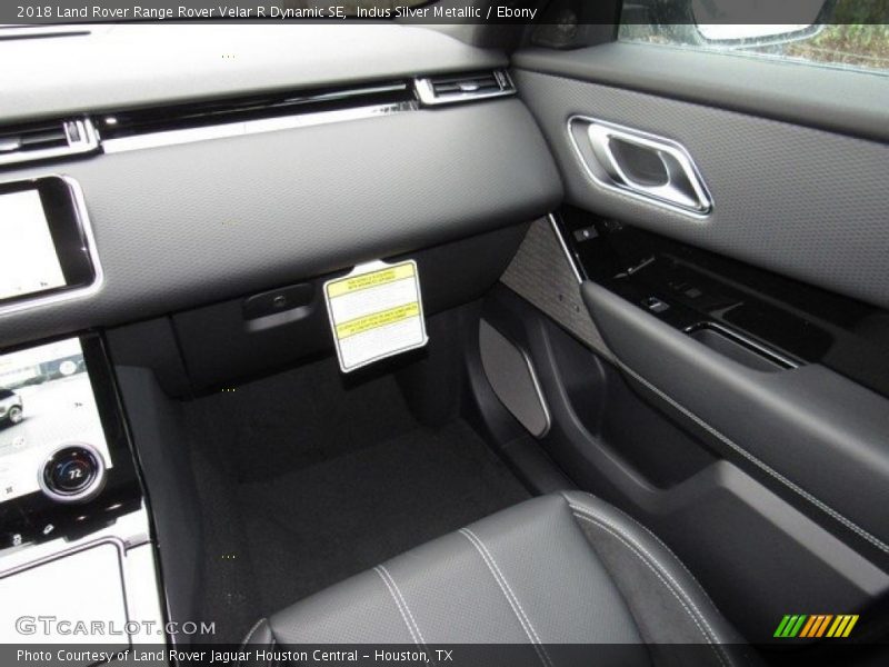 Indus Silver Metallic / Ebony 2018 Land Rover Range Rover Velar R Dynamic SE