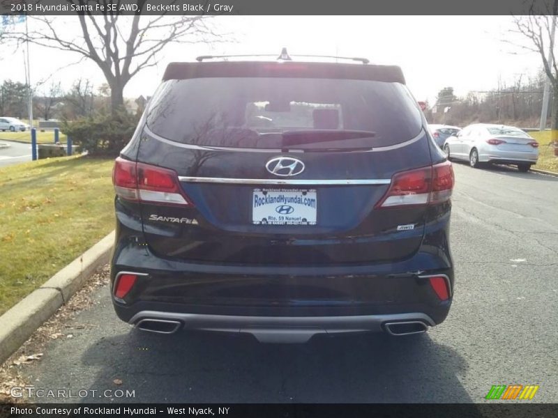 Becketts Black / Gray 2018 Hyundai Santa Fe SE AWD