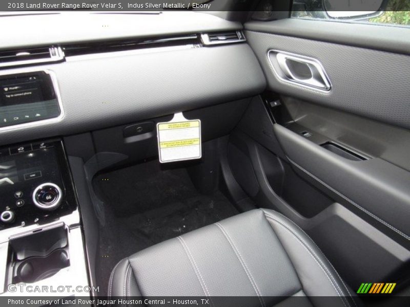 Indus Silver Metallic / Ebony 2018 Land Rover Range Rover Velar S