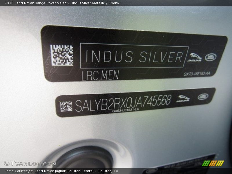 Indus Silver Metallic / Ebony 2018 Land Rover Range Rover Velar S