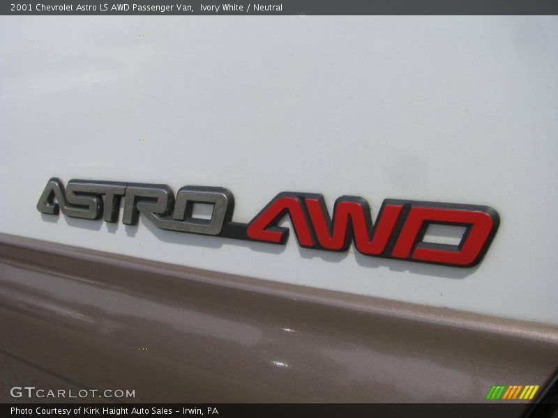 Ivory White / Neutral 2001 Chevrolet Astro LS AWD Passenger Van