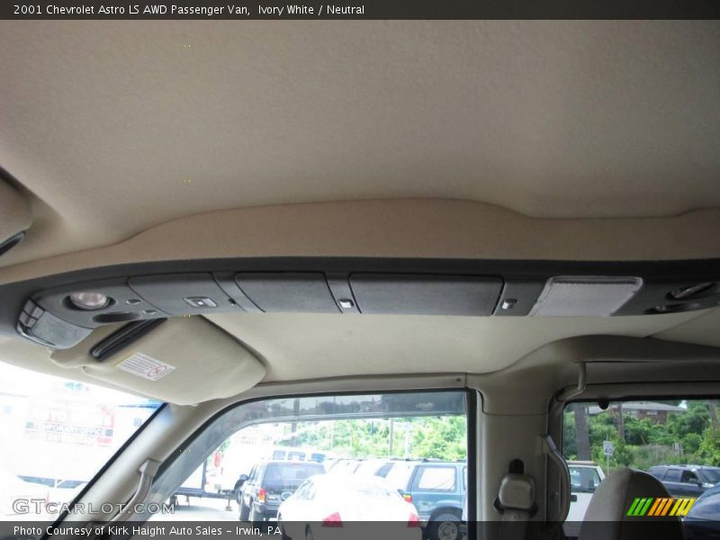 Ivory White / Neutral 2001 Chevrolet Astro LS AWD Passenger Van
