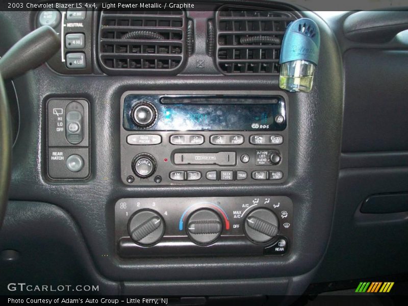 Light Pewter Metallic / Graphite 2003 Chevrolet Blazer LS 4x4