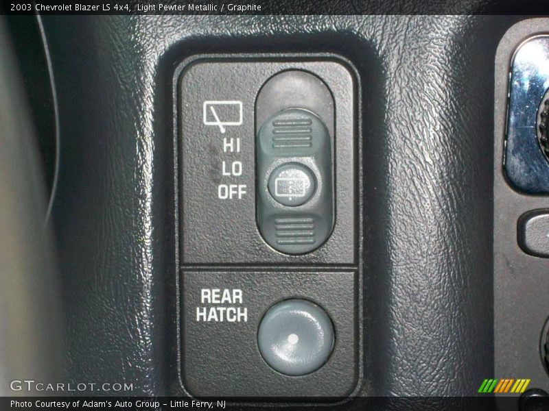 Light Pewter Metallic / Graphite 2003 Chevrolet Blazer LS 4x4
