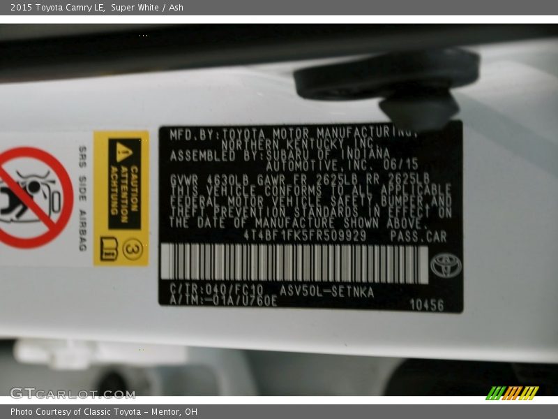 Super White / Ash 2015 Toyota Camry LE