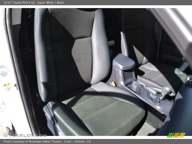 Super White / Black 2015 Toyota RAV4 LE