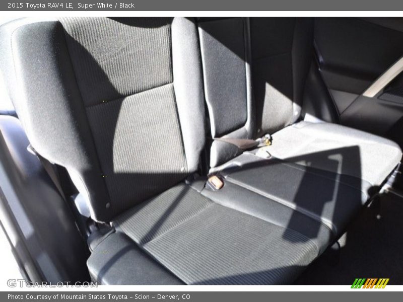 Super White / Black 2015 Toyota RAV4 LE