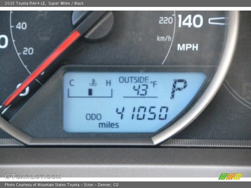Super White / Black 2015 Toyota RAV4 LE