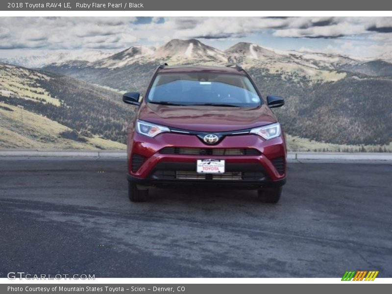 Ruby Flare Pearl / Black 2018 Toyota RAV4 LE