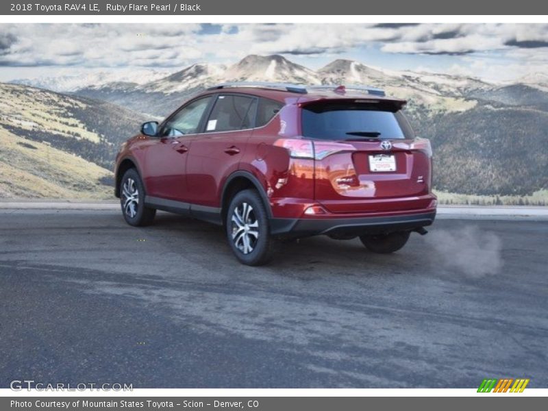 Ruby Flare Pearl / Black 2018 Toyota RAV4 LE