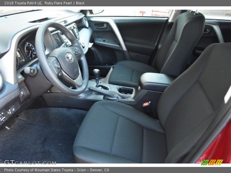 Ruby Flare Pearl / Black 2018 Toyota RAV4 LE