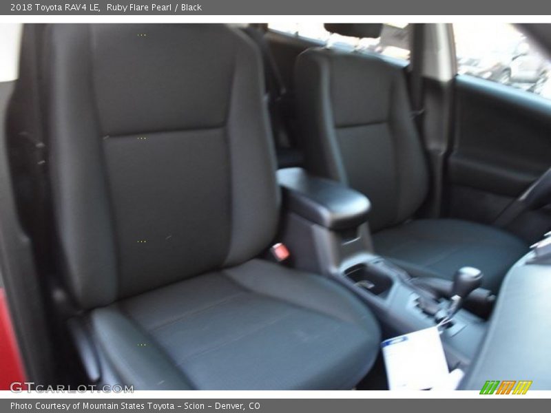 Ruby Flare Pearl / Black 2018 Toyota RAV4 LE