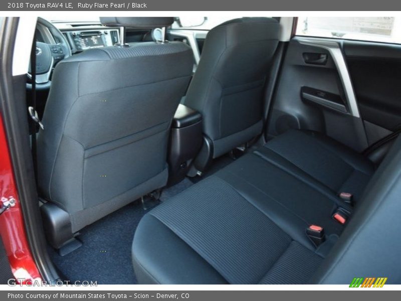 Ruby Flare Pearl / Black 2018 Toyota RAV4 LE