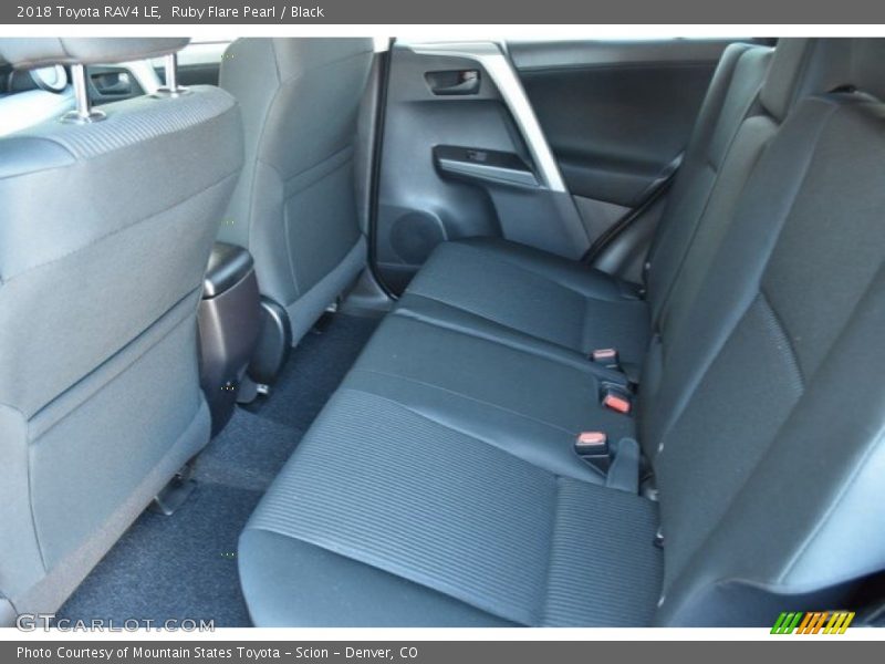 Ruby Flare Pearl / Black 2018 Toyota RAV4 LE